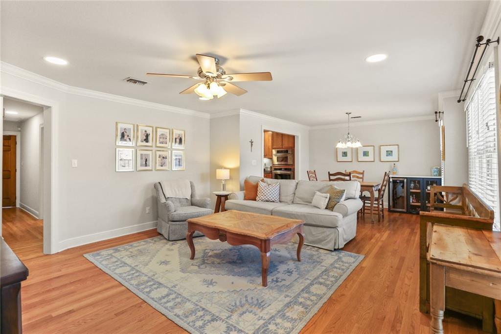 145 METAIRIE Court