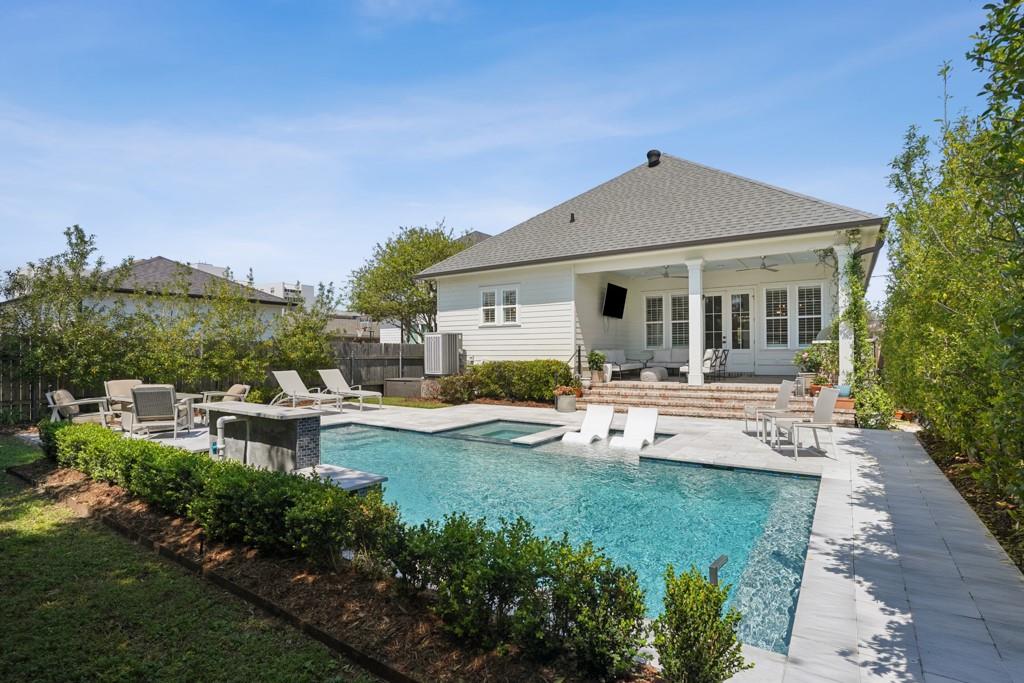 4116 HASTINGS Street