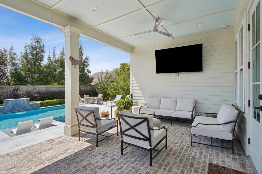 4116 HASTINGS Street