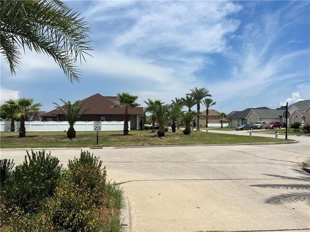11405 LONGVIEW Drive