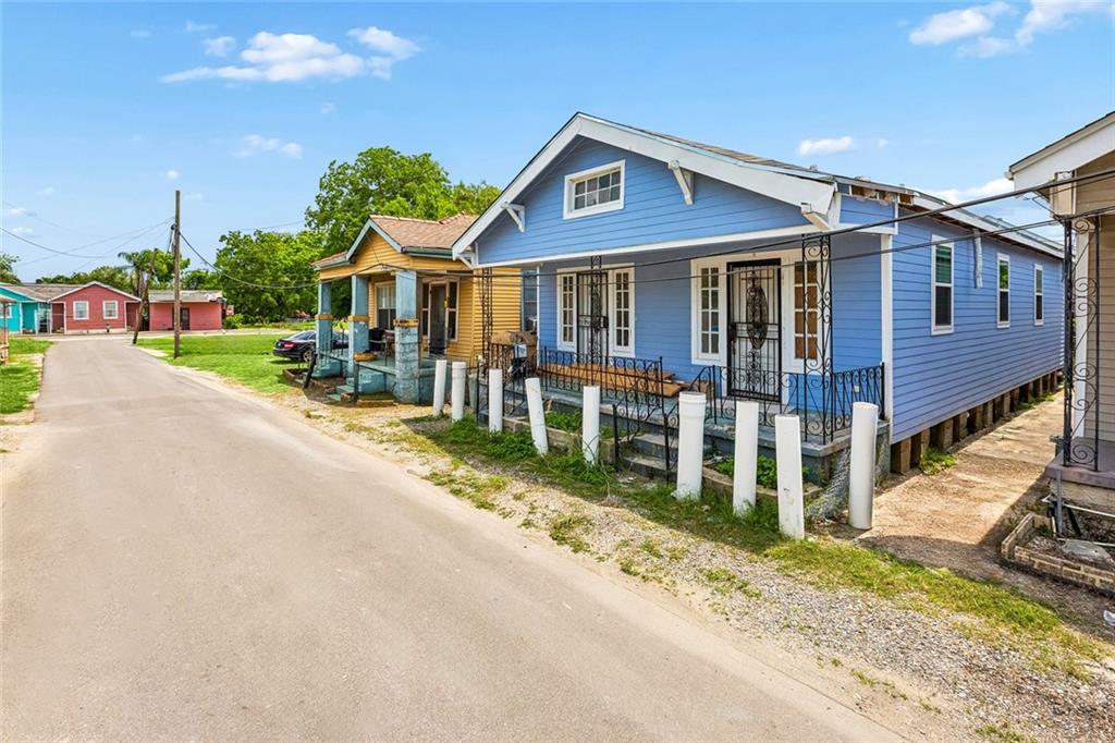 3263 BLOOMINGDALE Court