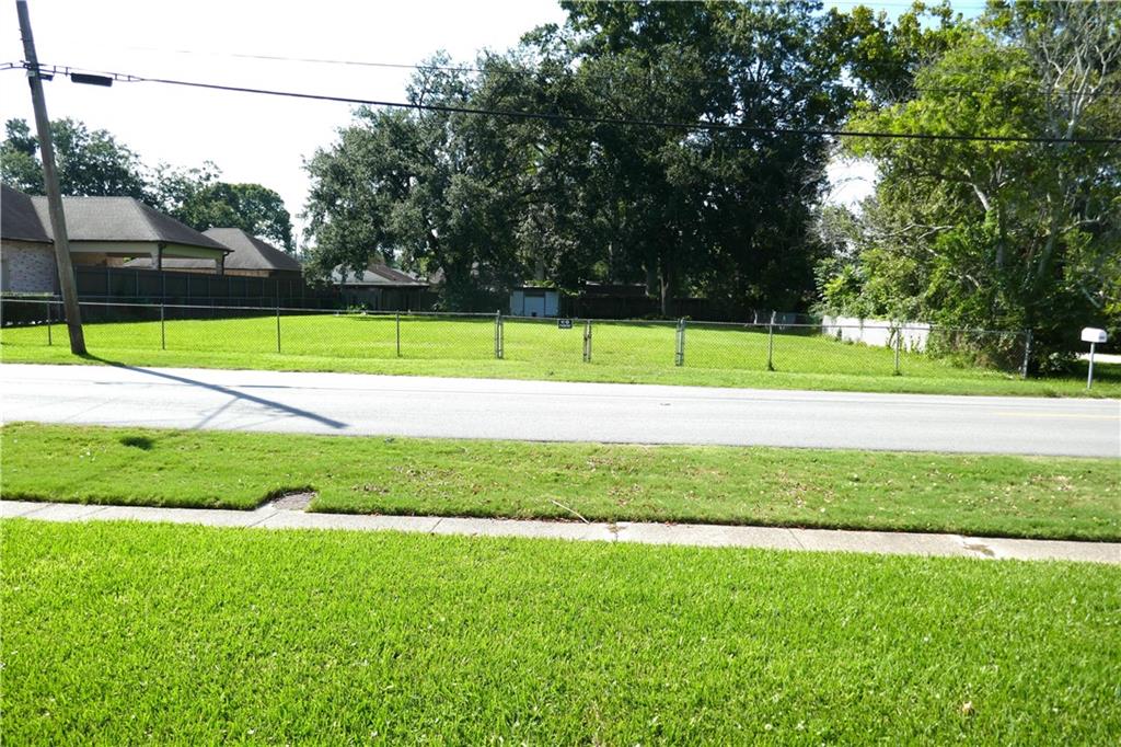 LITTLE FARMS Avenue