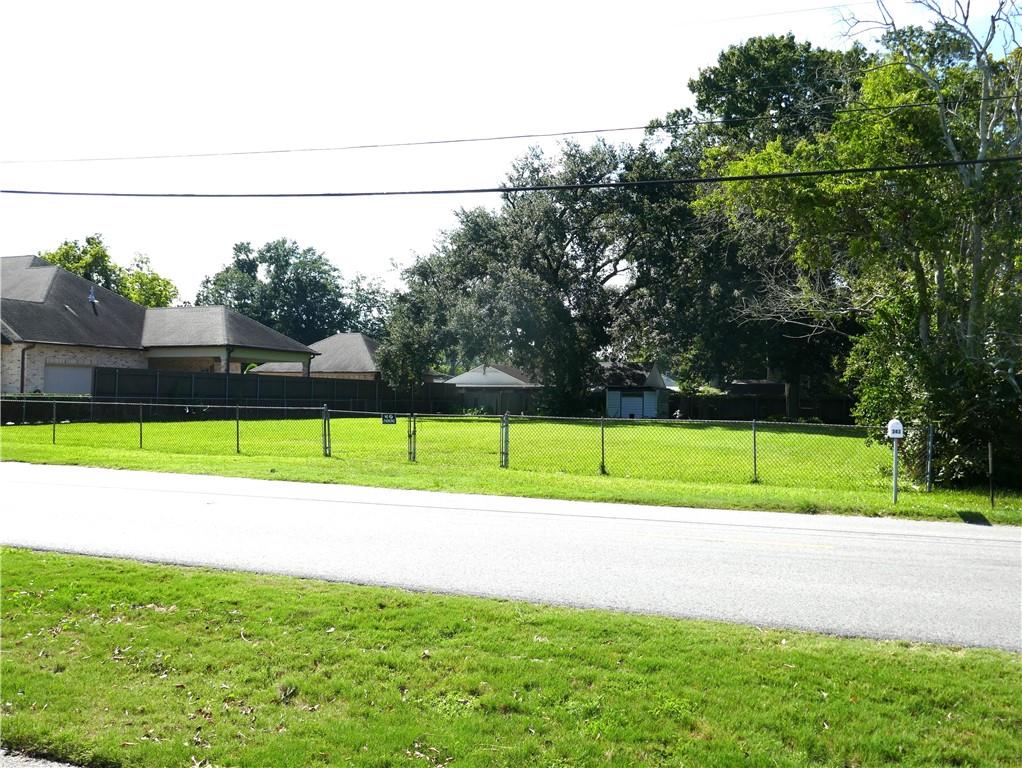 LITTLE FARMS Avenue