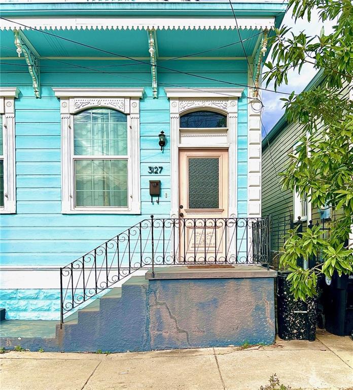 New Orleans, Louisiana 70119, United States, 2 Bedrooms Bedrooms, ,1 BathroomBathrooms,Residential,Pending,64603