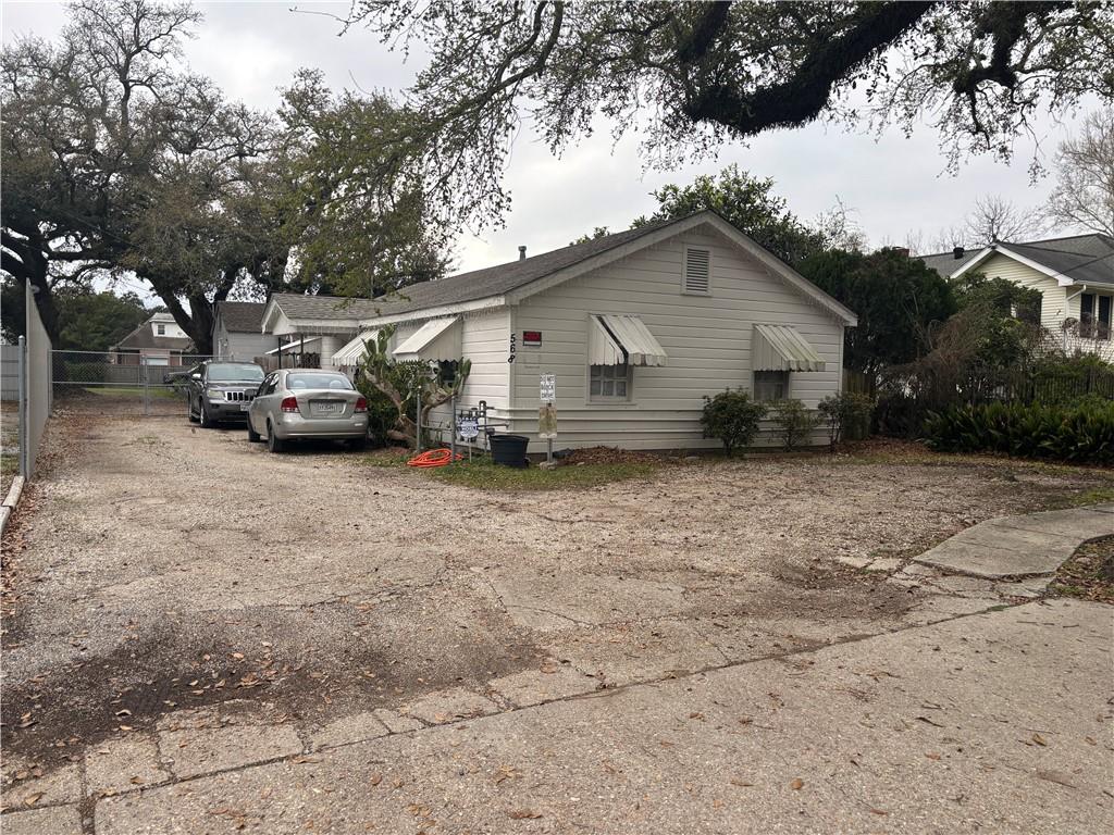 568 CENTRAL Avenue