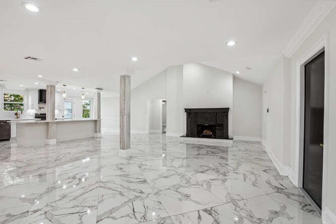 28 MONTE CARLO Drive