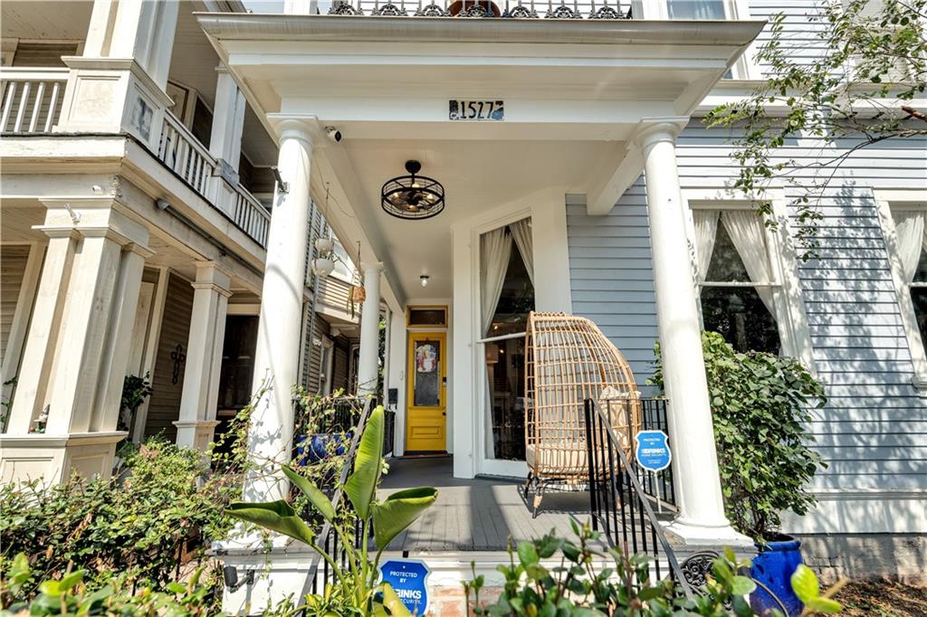 1525 MELPOMENE Street