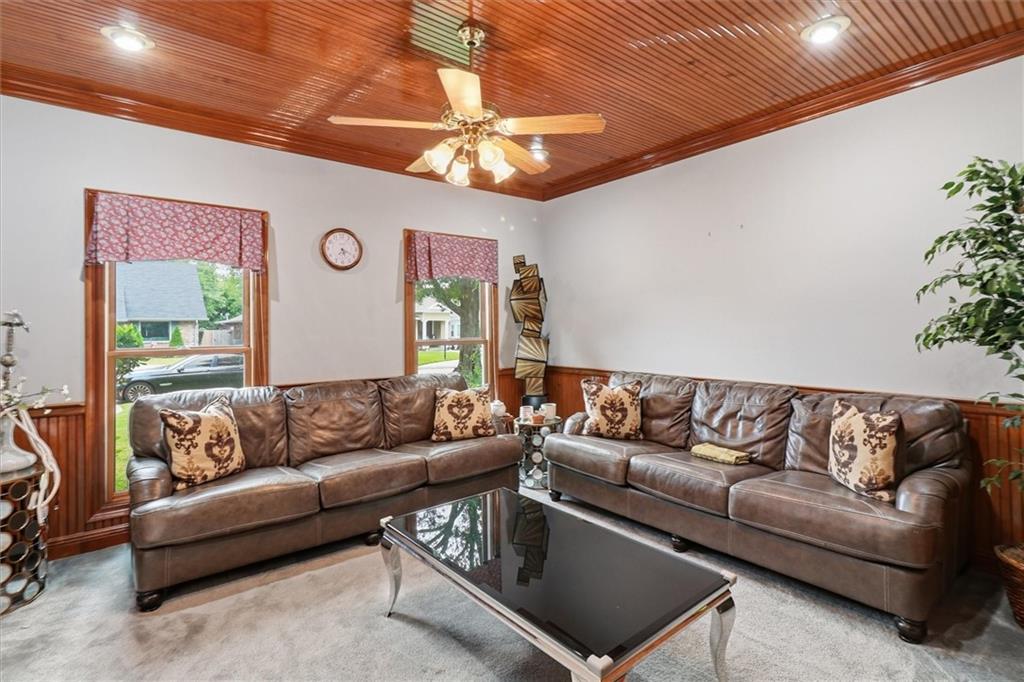 22 CHATEAU TRIANON Drive