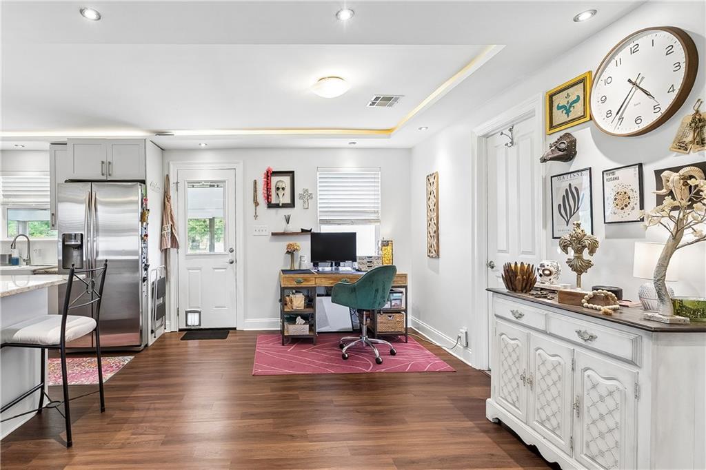 135 LAWRENCE Drive