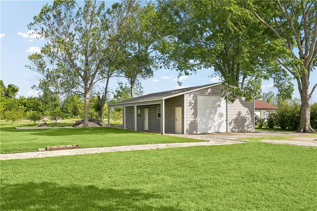 135 LAWRENCE Drive