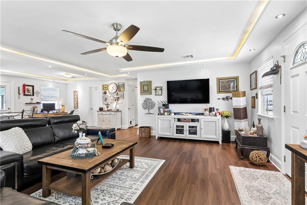 135 LAWRENCE Drive