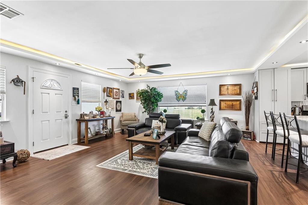 135 LAWRENCE Drive