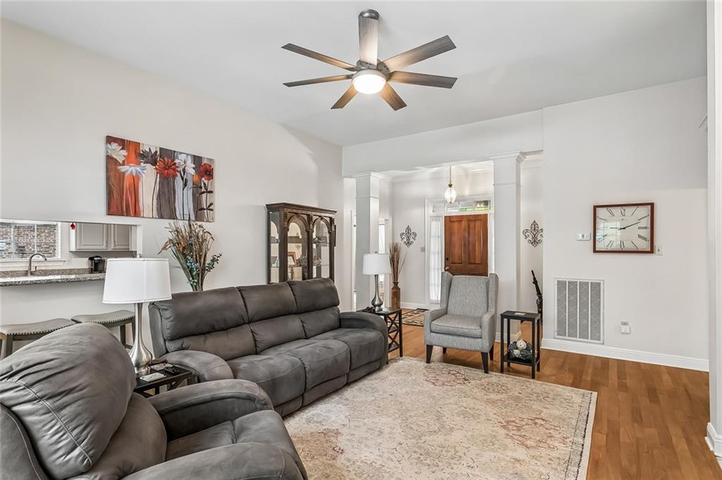 43 FOREST GREEN Drive