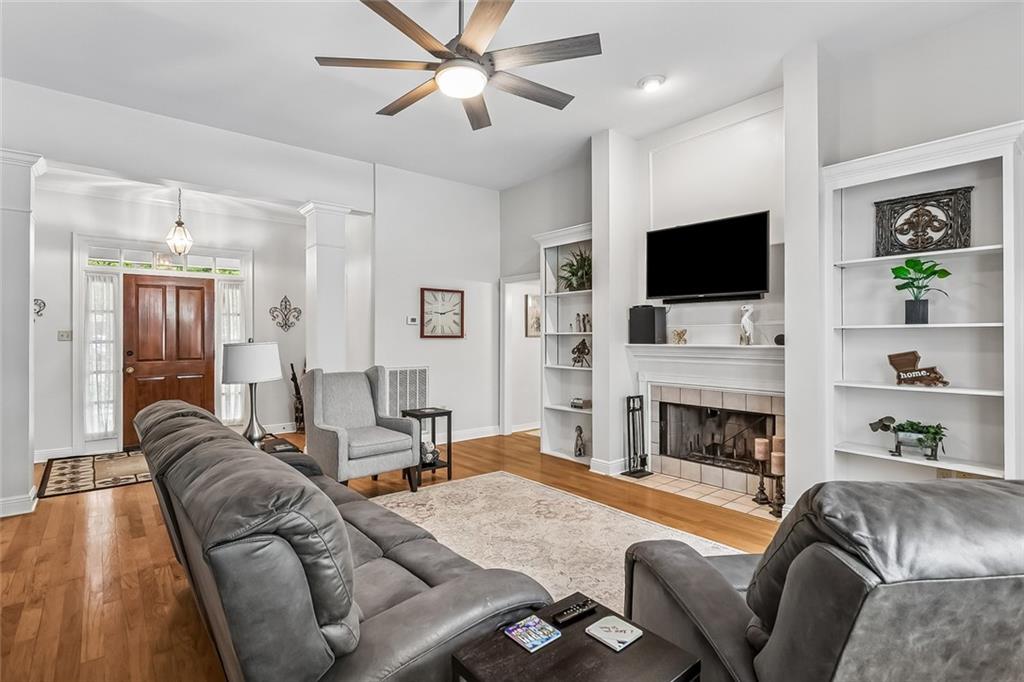 43 FOREST GREEN Drive