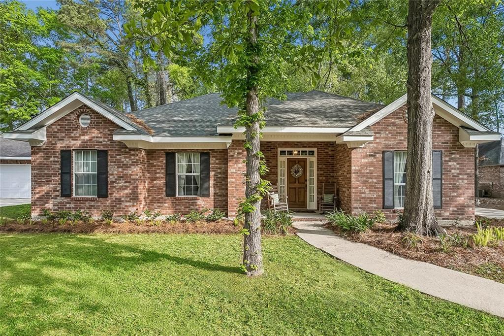 43 FOREST GREEN Drive