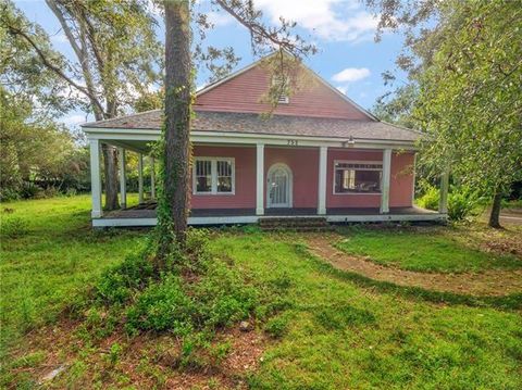 752 N COLUMBIA Street Covington LA 70433