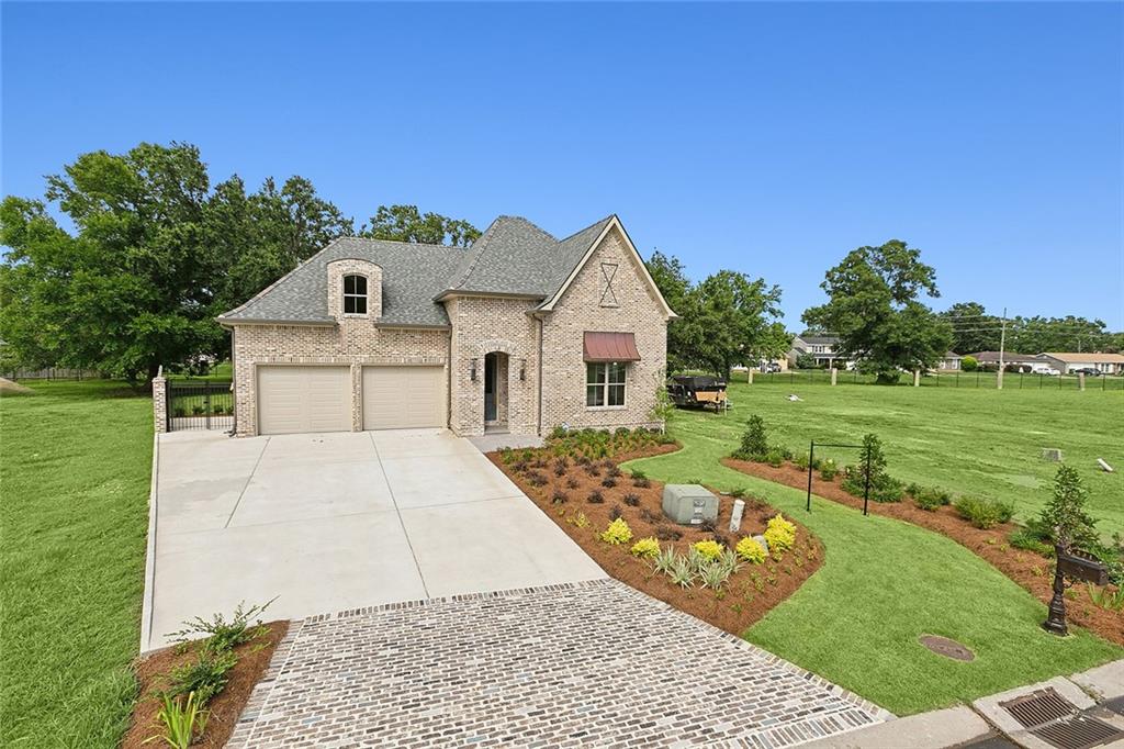 531 OAK GLEN Drive