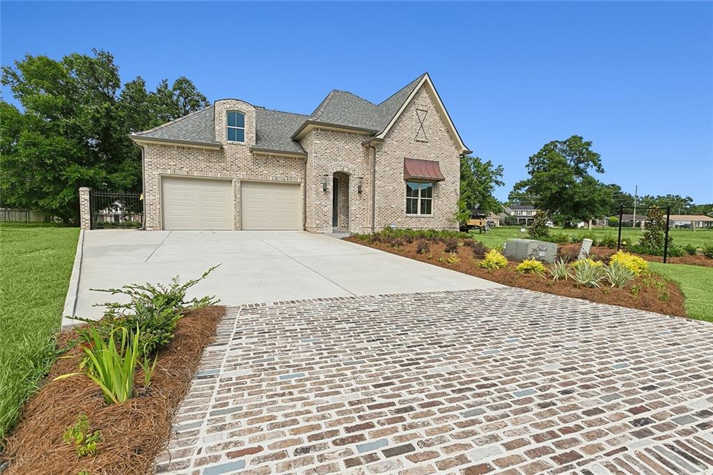 531 OAK GLEN Drive