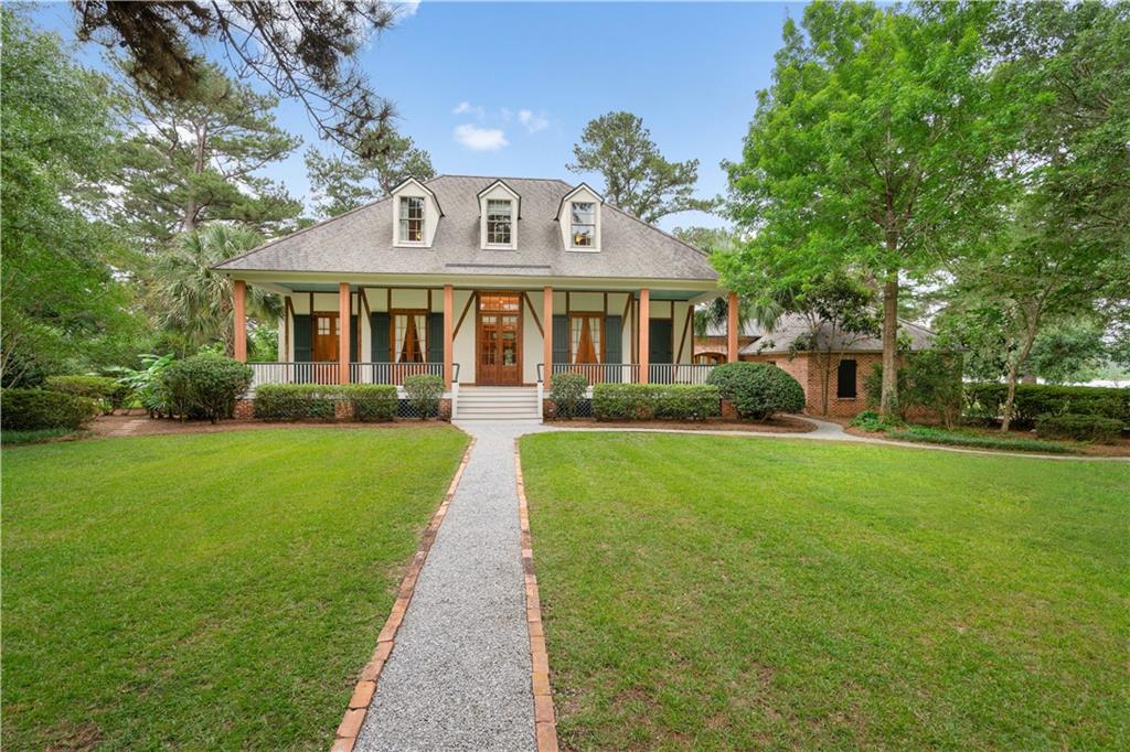 580 NORTHWOODS Drive