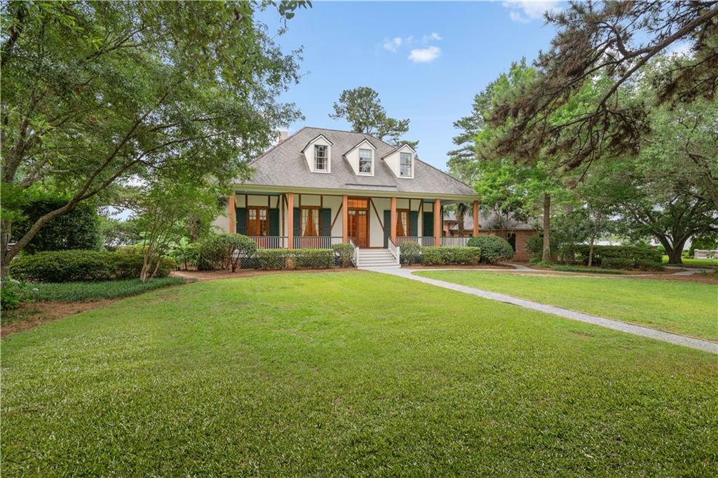 580 NORTHWOODS Drive