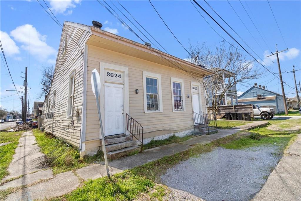 3622 24 URQUHART Street