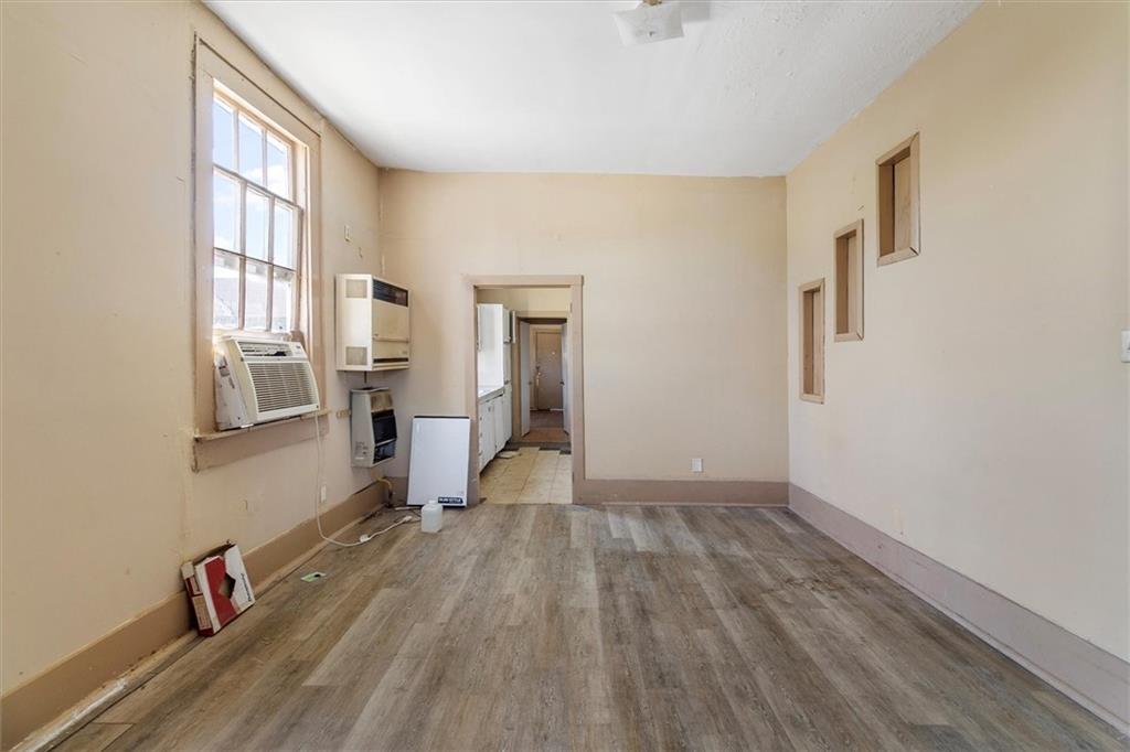 3622 24 URQUHART Street