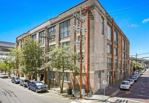 1111 S PETERS Street 405 New Orleans LA 70130