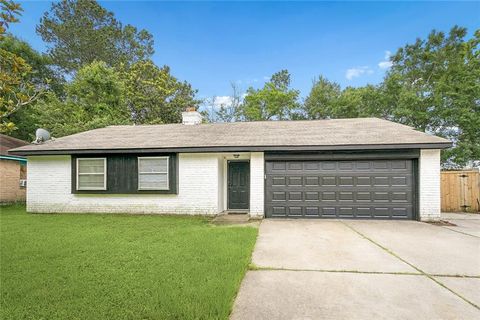 Photo of 229 S QUEENS Drive, Slidell, LA 70458 (MLS # 2558798)
