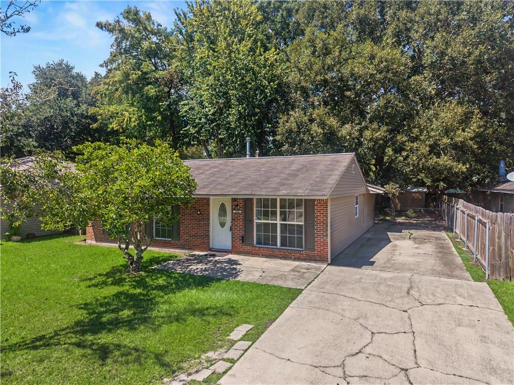 228 MARTIN Lane