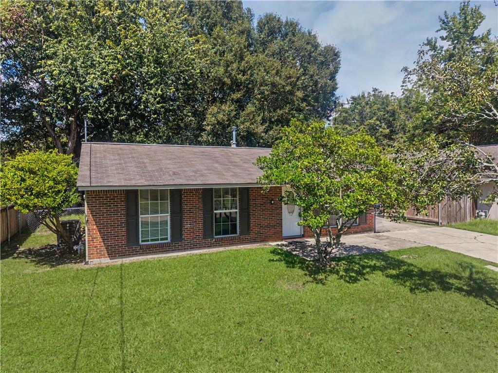 228 MARTIN Lane