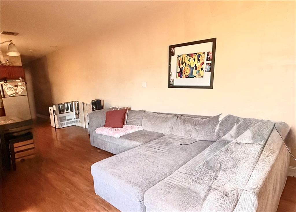 2615 S DORGENOIS Street