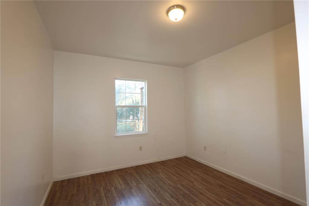 2508 10 S PRIEUR Street