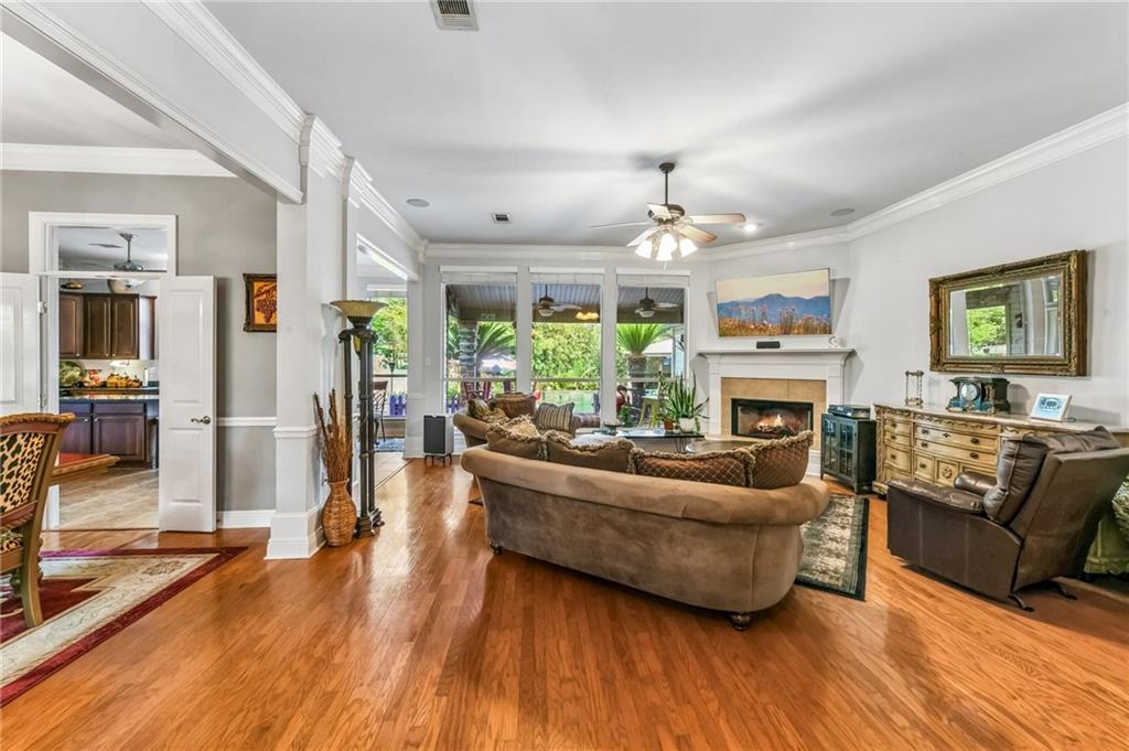 1206 NEEDLE POINT Lane