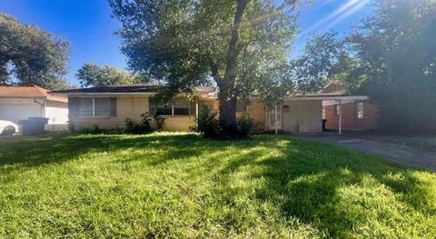 Photo of 719 KIMBROUGH Street, Shreveport, LA 71104 (MLS # 2554635)