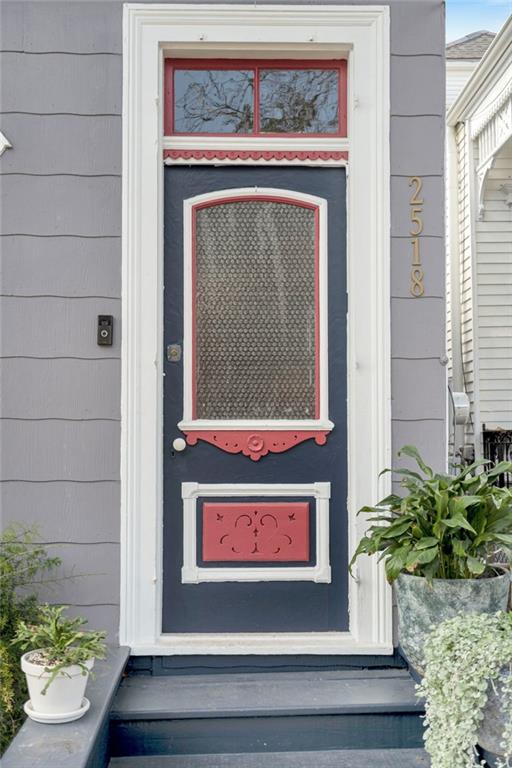 2518 BURGUNDY Street