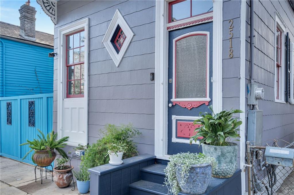 2518 BURGUNDY Street