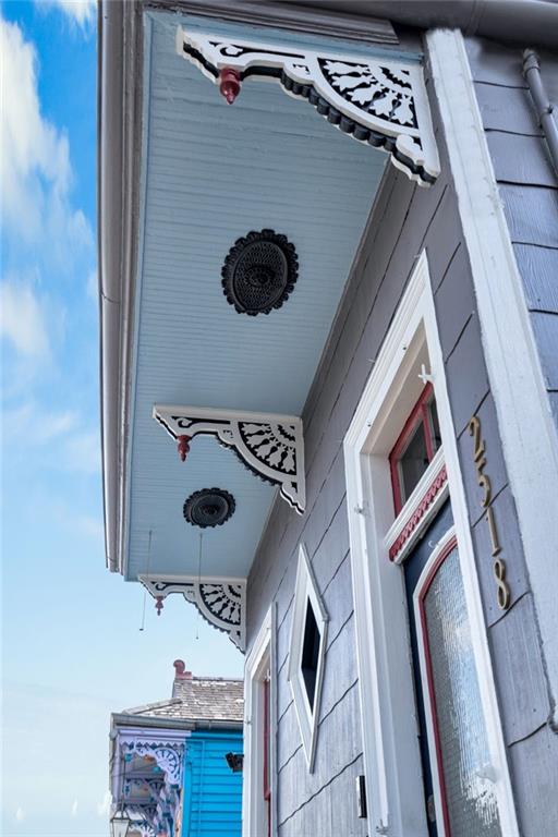 2518 BURGUNDY Street