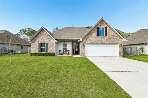 Photo of 74345 TURF Drive, Covington, LA 70435 (MLS # 2545879)