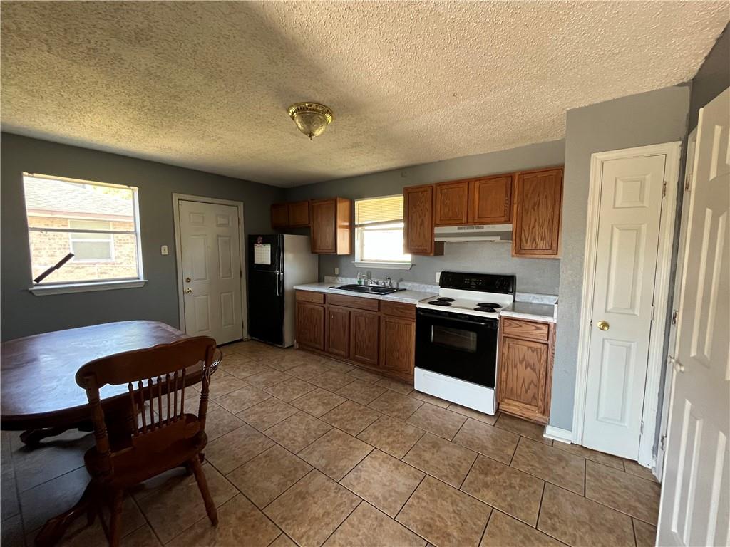 2712 GUERRA Drive