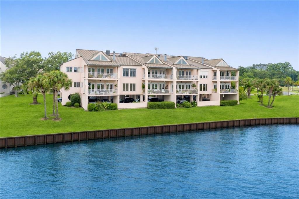 303 MARINERS ISLAND Boulevard 303