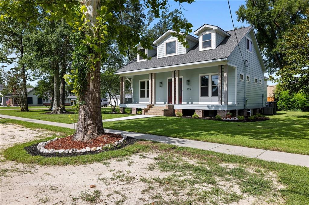 163 S 7TH Street