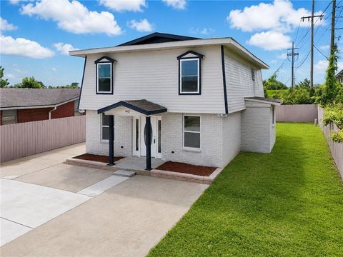 Photo of 4472 JOYCELYN Drive, New Orleans, LA 70131 (MLS # 2559924)