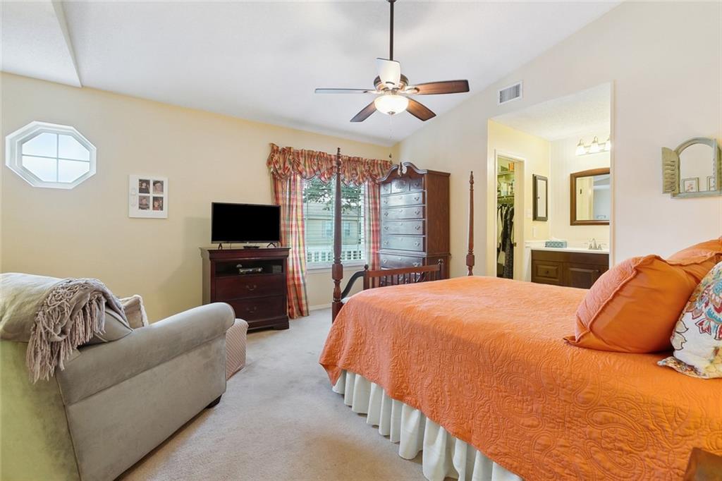 Gretna, Louisiana 70056, United States, 3 Bedrooms Bedrooms, ,3 BathroomsBathrooms,Residential,Pending,48664