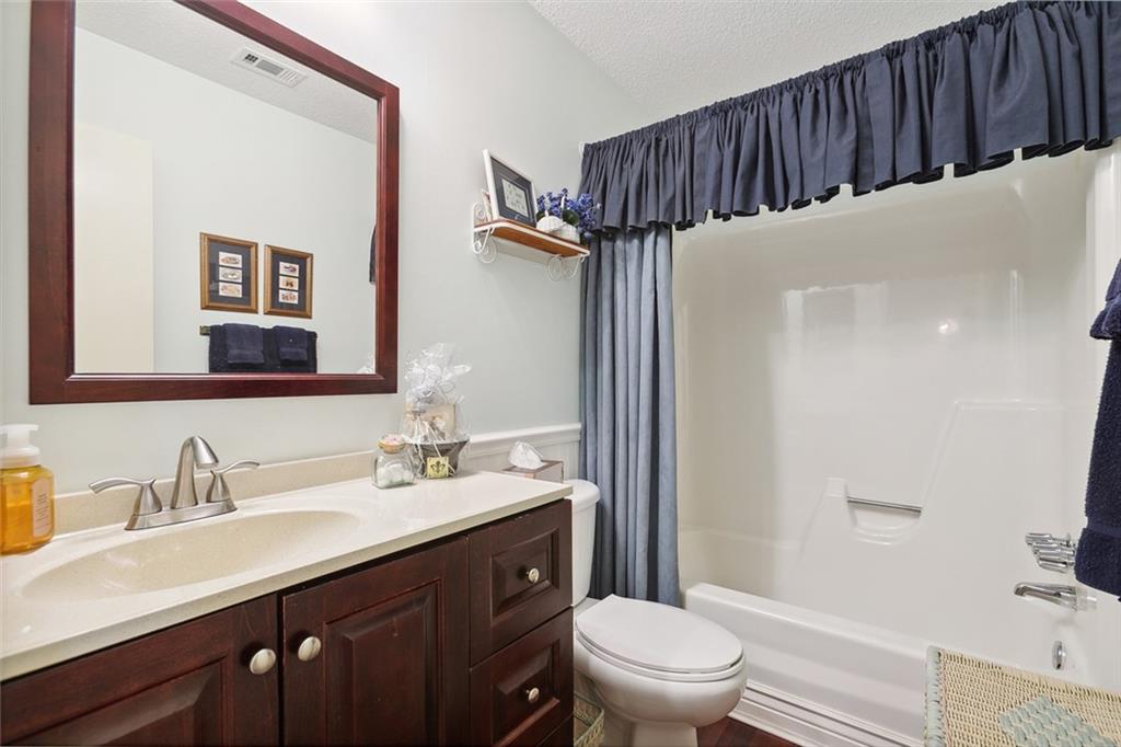 Gretna, Louisiana 70056, United States, 3 Bedrooms Bedrooms, ,3 BathroomsBathrooms,Residential,Pending,48664