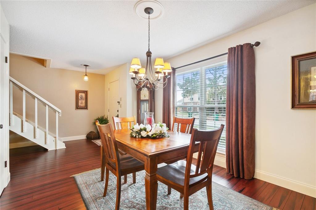 Gretna, Louisiana 70056, United States, 3 Bedrooms Bedrooms, ,3 BathroomsBathrooms,Residential,Pending,48664