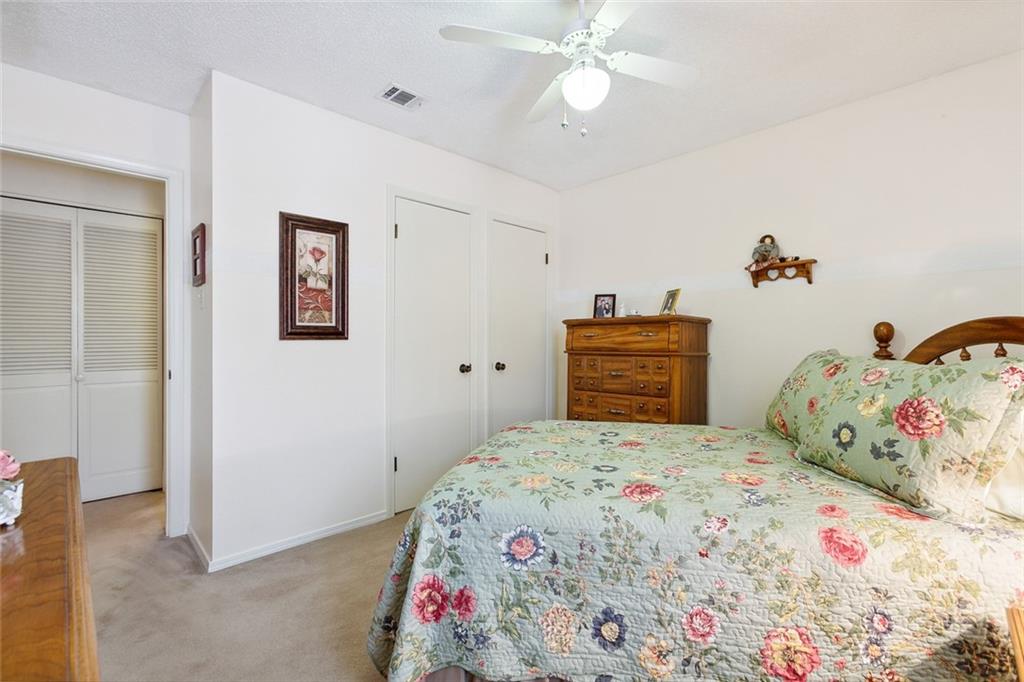 Gretna, Louisiana 70056, United States, 3 Bedrooms Bedrooms, ,3 BathroomsBathrooms,Residential,Pending,48664