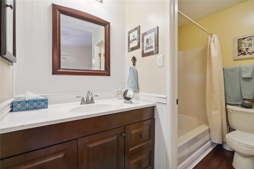 Gretna, Louisiana 70056, United States, 3 Bedrooms Bedrooms, ,3 BathroomsBathrooms,Residential,Pending,48664