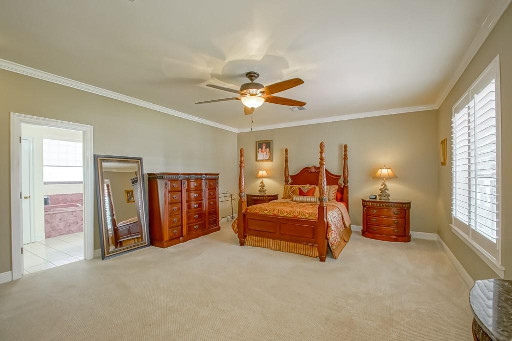 Photo 20 of 36 of 124 FASHION Boulevard house