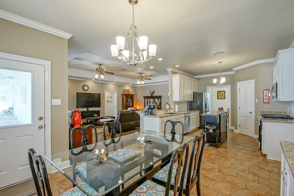 Photo 18 of 36 of 124 FASHION Boulevard house