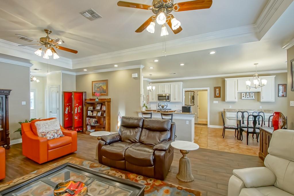 Photo 11 of 36 of 124 FASHION Boulevard house